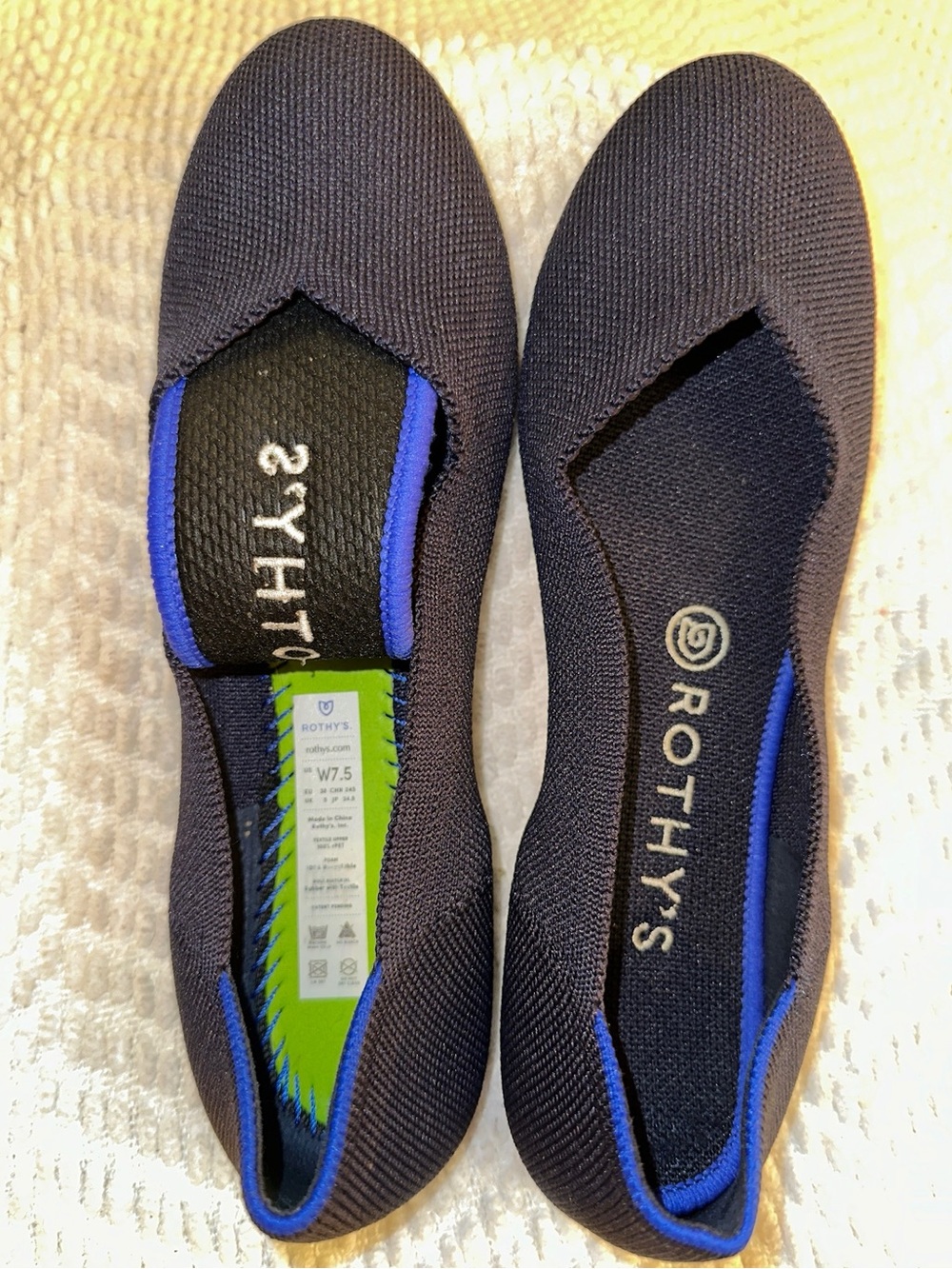 Sz 7.5- Rothy's The Round- Navy Knit Slip-Ons- NEW, no box- Size 7.5